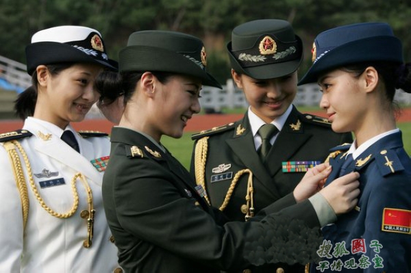 中国女兵1
