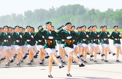 女民兵方阵1