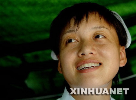 抗震救灾医疗工作者：白衣天使也是白衣战士